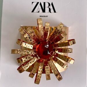NWT Zara Resin Flower Cuff Bracelet